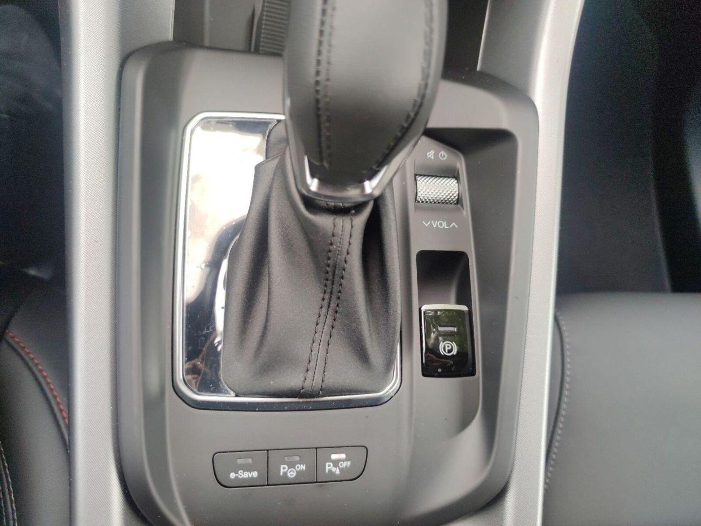 Fahrzeugabbildung Alfa Romeo Tonale Tributo Italiano 1.3 PHEV Q4 Harman Kardo