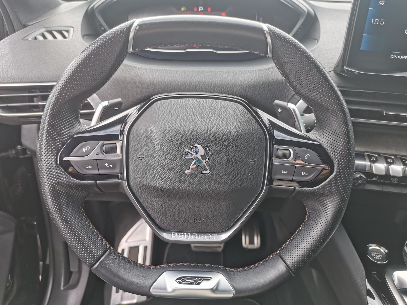 Fahrzeugabbildung Peugeot 3008 1.2 PureTech 130, GT
