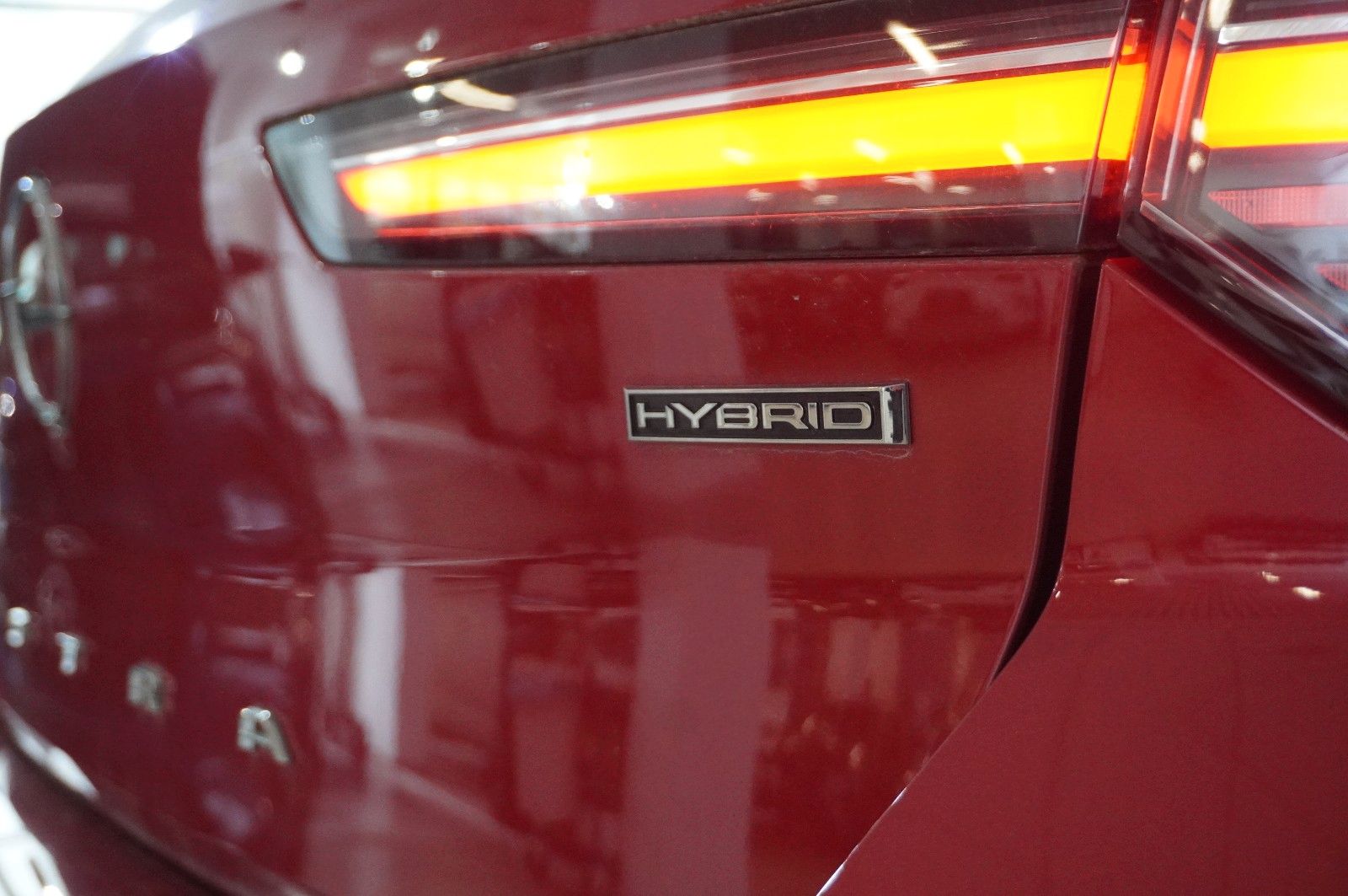 Fahrzeugabbildung Opel Astra L Lim. 1.6 HYBRID ELEGANCE NAVI/LED/KAMERA