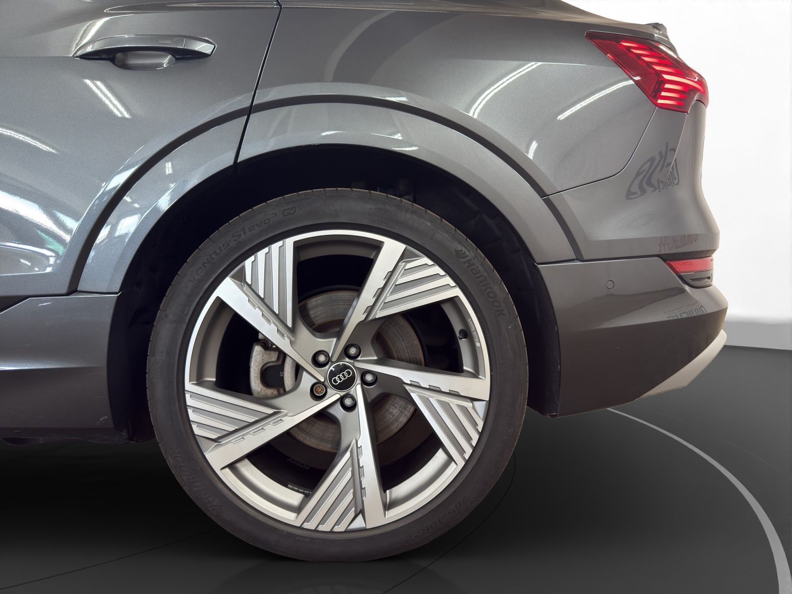 Audi e-tron - Bild 12