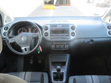 Volkswagen Golf - 6