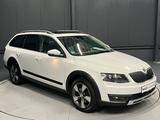 Skoda Octavia Combi Scout 4x4 *135kW*PANORAMA*AHK*XENO - Skoda Octavia: Scout Combi
