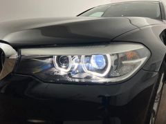 BMW 520 d M Sport Line / 2.HD / NUR 87.tKM /PANORAMA BMW 520 d M Sport Line / 2.HD / NUR 87.tKM /PANORAMA