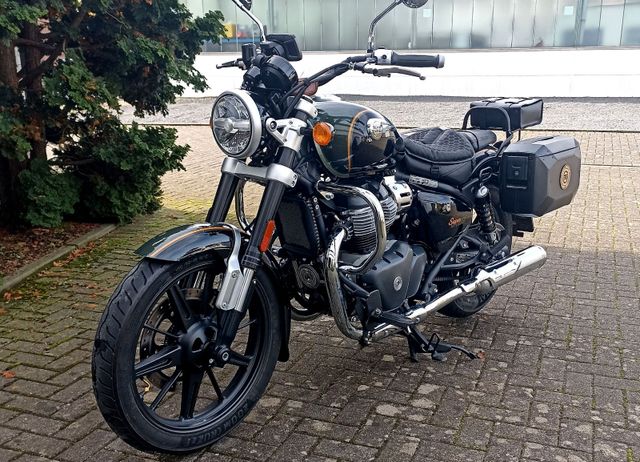 Royal Enfield Super Meteor 650