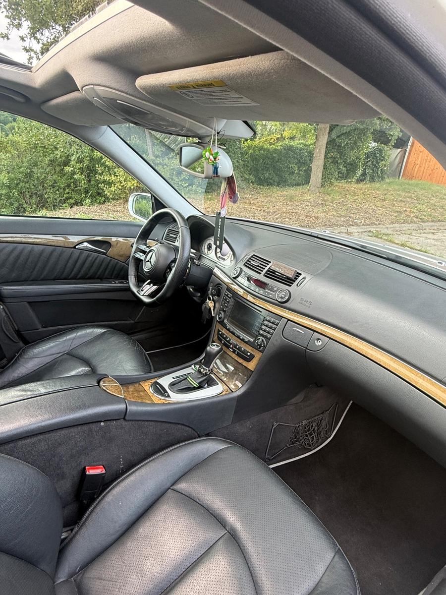 Mercedes-Benz E280 2004 — photo 11