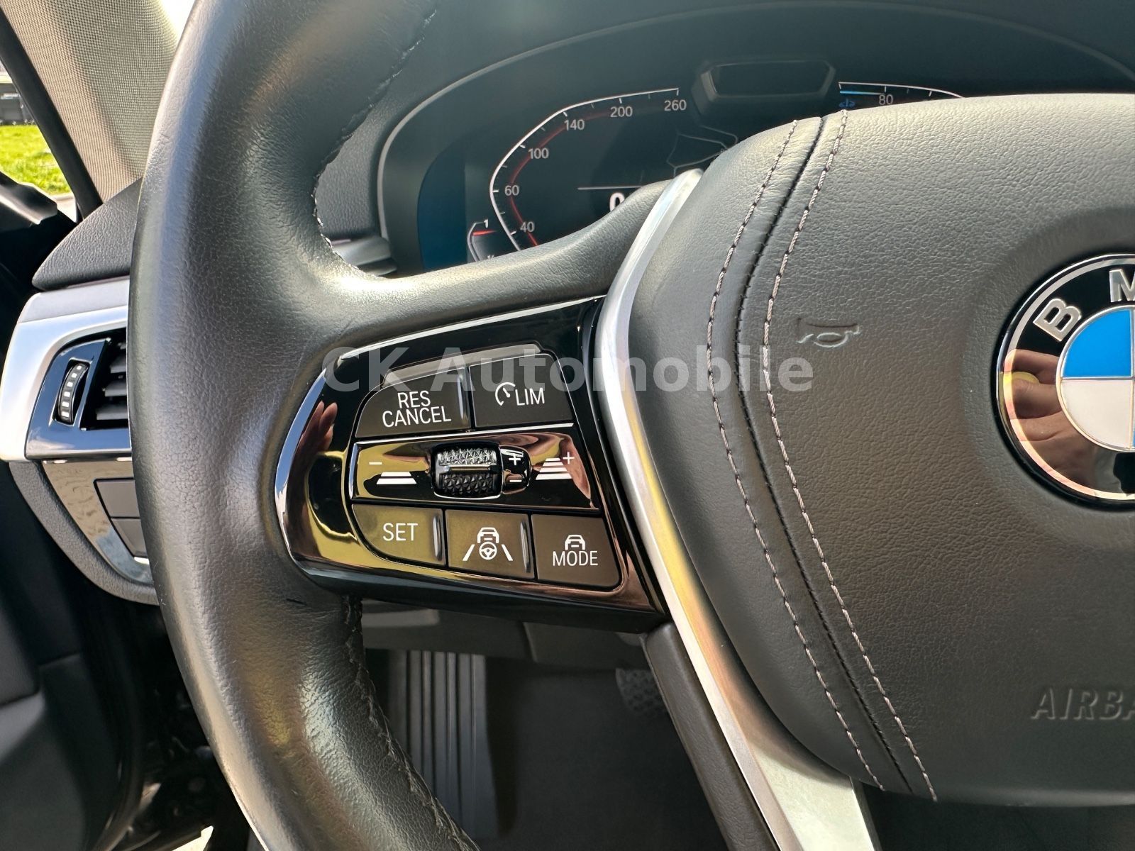 Fahrzeugabbildung BMW 520d Touring/Navi/Laser/Head-Up/Leder/360°/AHK