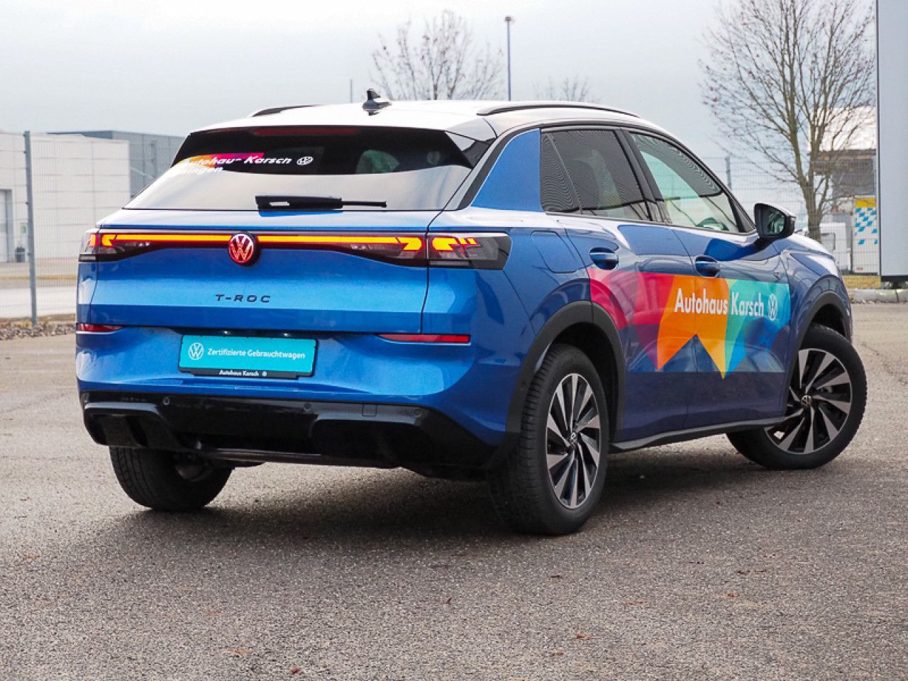 Volkswagen T-Roc R-Line 1.5 eTSI DSG BLACK STYLE NAVI HUD foto 3