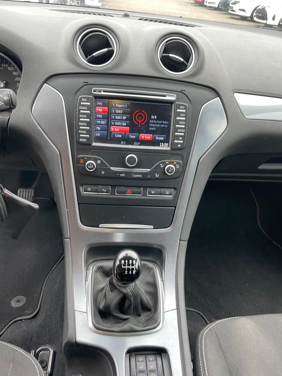 Ford Mondeo 2012 — photo 13