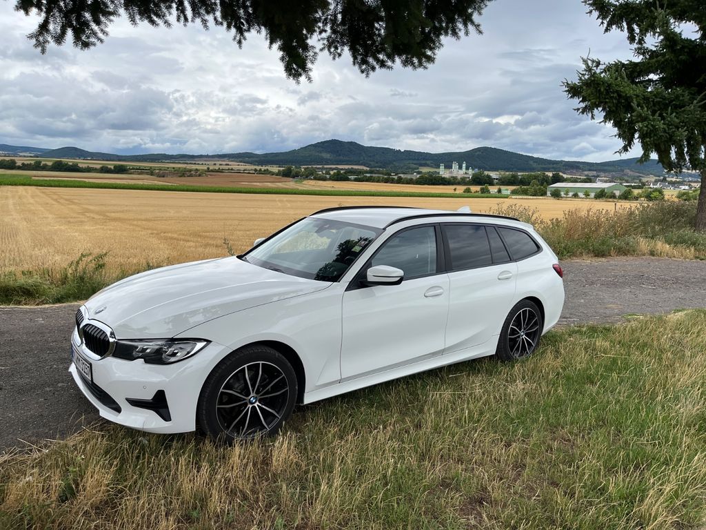 Image of BMW 320