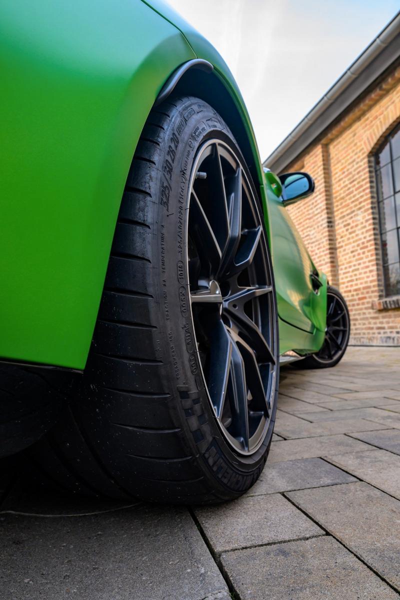 Mercedes-Benz AMG GT R