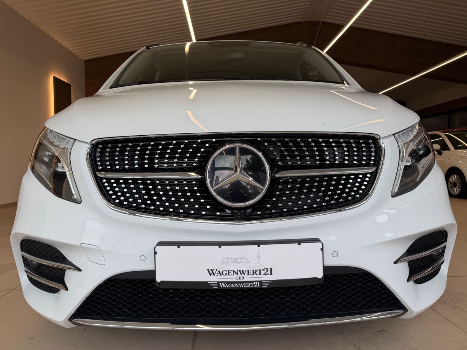 Mercedes-Benz V 220 AMG Line Edition Lang AHK LED