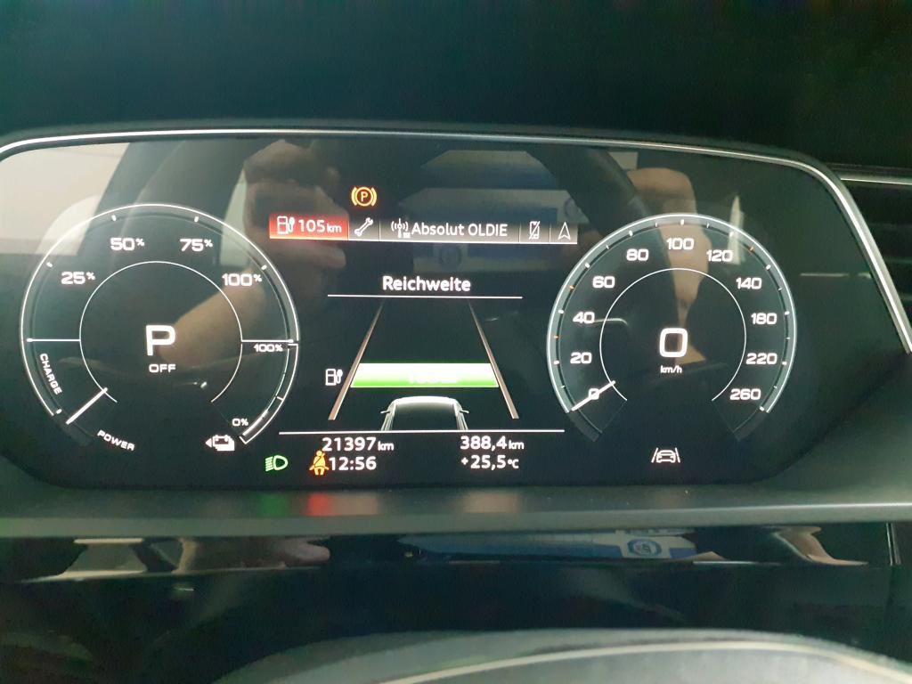 Audi e-tron Basis quattro 50 230kW AHK*RFK*PDC*Tempo