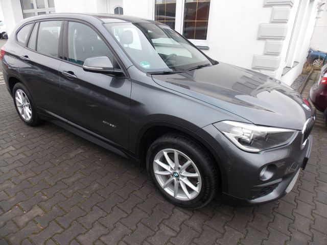 BMW X1 xDrive  25i Automatik/Leder/Navi/Business-Pak