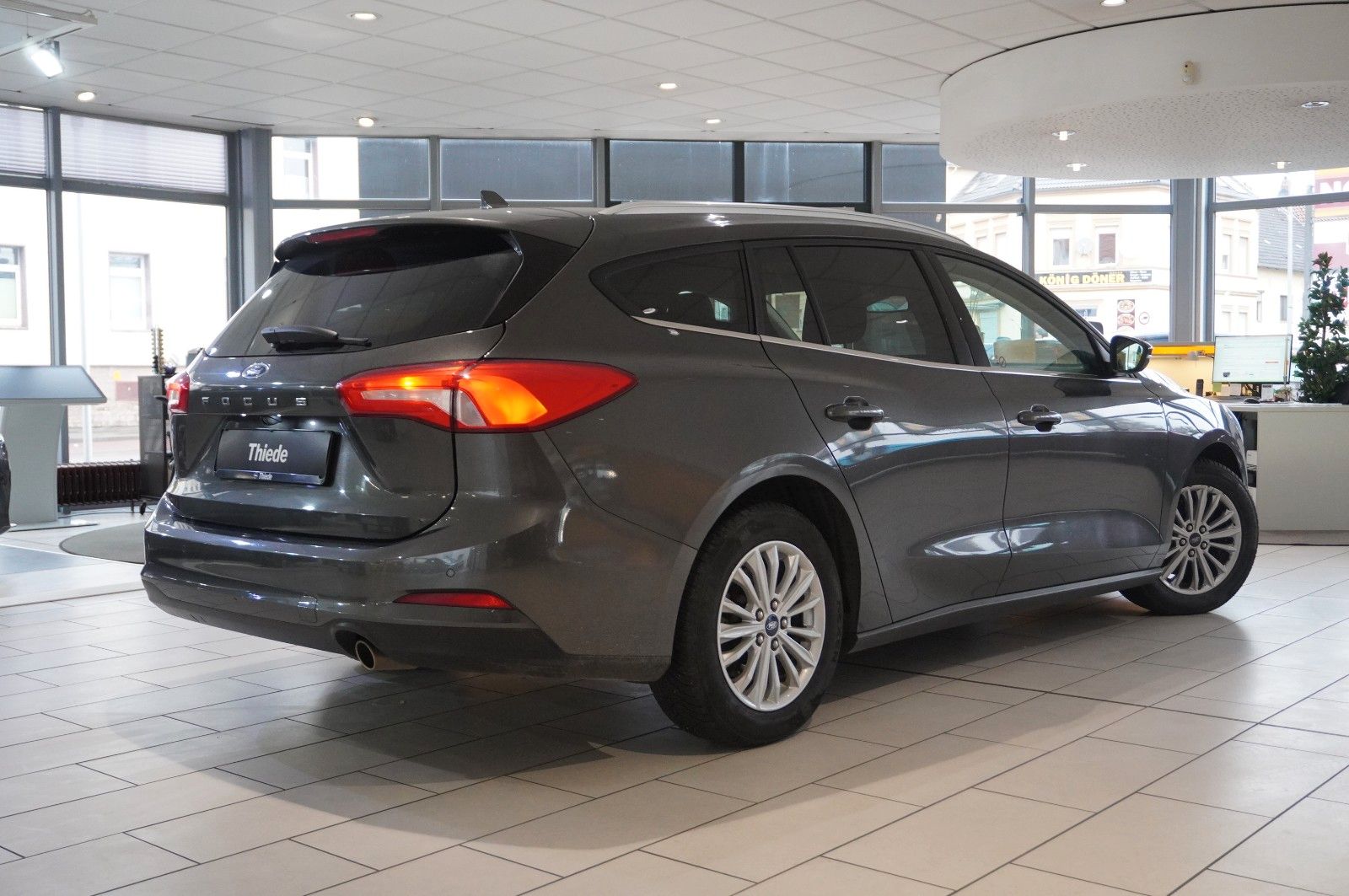Fahrzeugabbildung Ford Focus Turnier  1.0 TITANIUM X NAVI/LED/KAMERA/SH