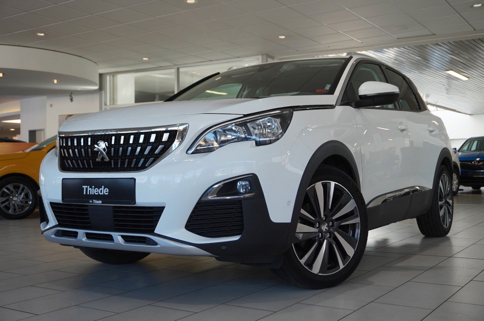 Fahrzeugabbildung Peugeot 3008 1.5D ALLURE NAVI/LED/KAMERA/VIRU./SHZ/AHK