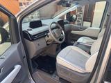Hyundai STARIA 2.2 CRDi Signature 7-Sitzer Auto 4WD ... - Hyundai STARIA von privat