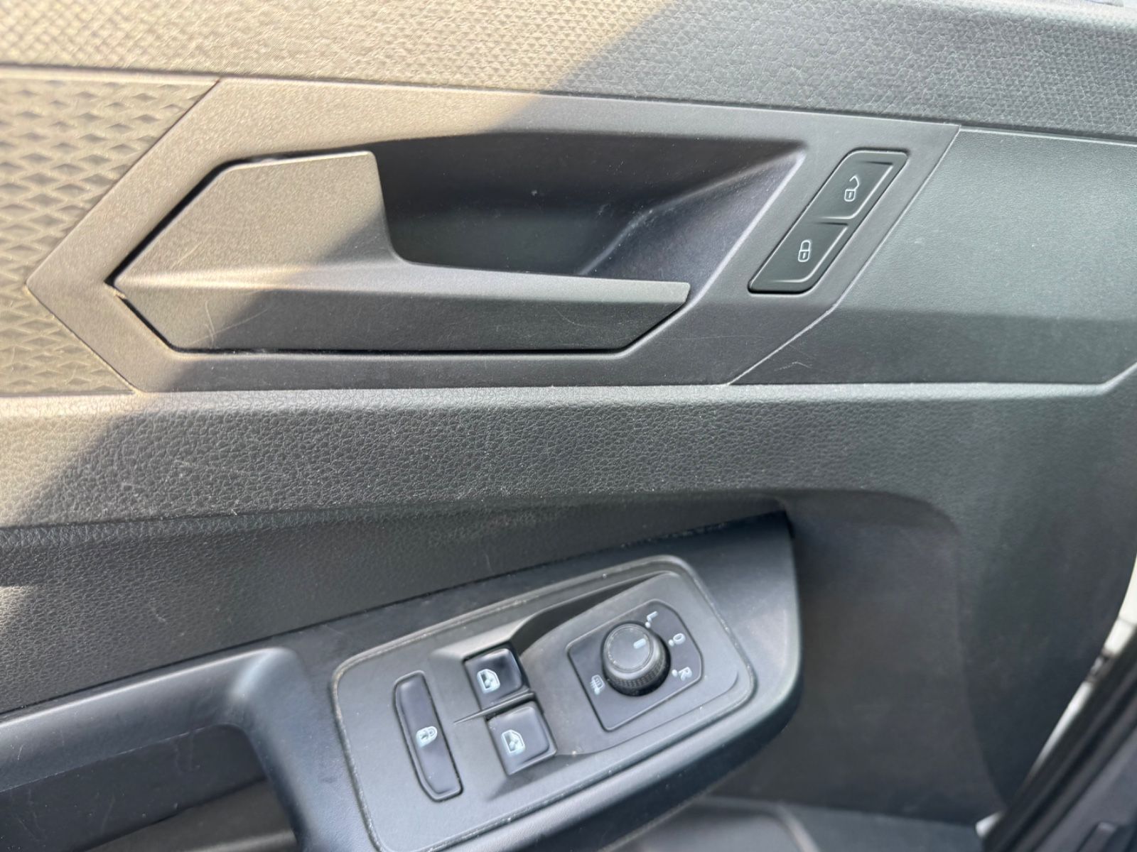Fahrzeugabbildung Volkswagen Caddy BLUETOOTH/AUTO-HOLD/ACC/TEMPOMAT/