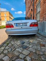 Mercedes-Benz Angehender Oldtimer - gebrauchte Mercedes-Benz E 280 aus dem Jahr 1999