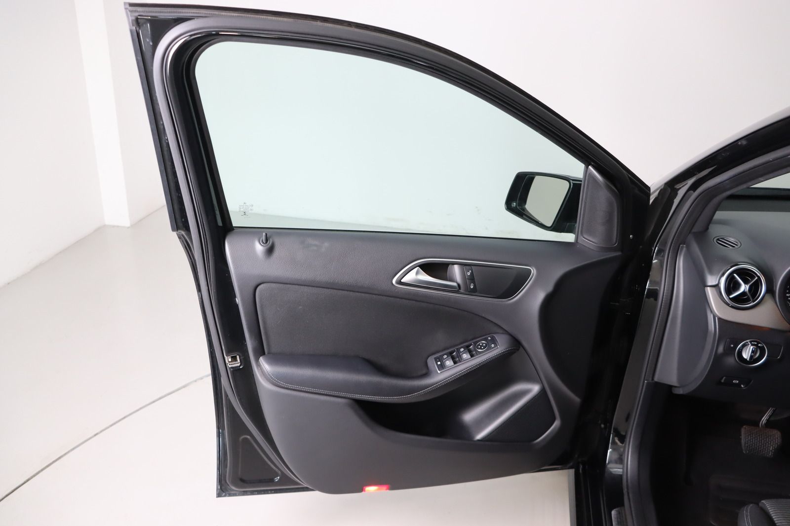 Fahrzeugabbildung Mercedes-Benz B 180 d * LED * Parkassist. * Keyless