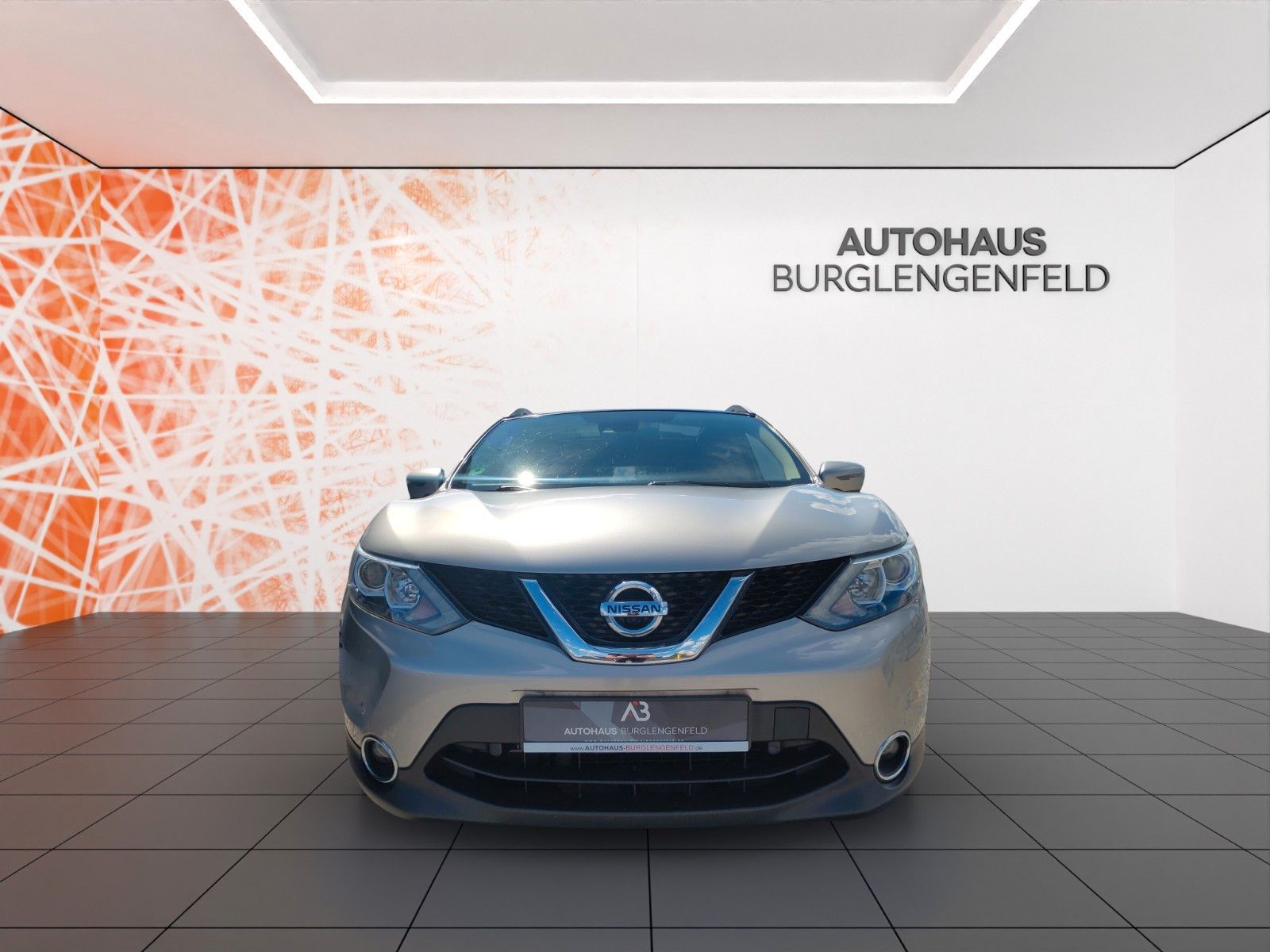 Fahrzeugabbildung Nissan Qashqai 4x4 ! Panoramadach ! Navi ! 360° Kamera