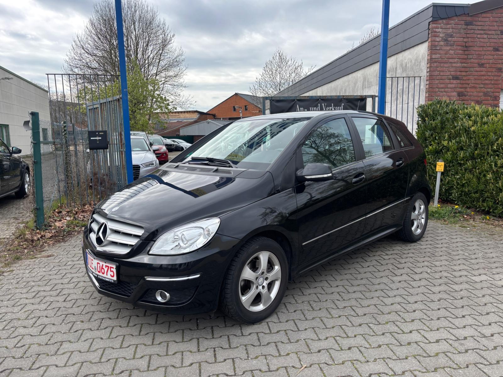 Mercedes-Benz B 200 SHZ NAVI PDC TEMP GARANTIE