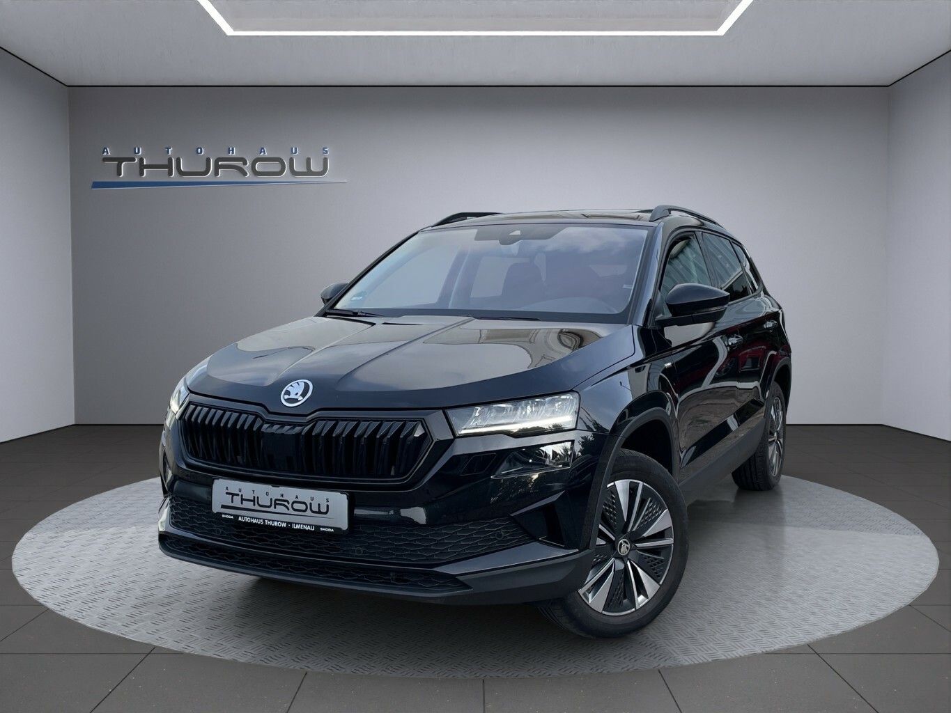 Skoda Karoq 2.0 TDI Tour Black Design ACC Navi imagem 2
