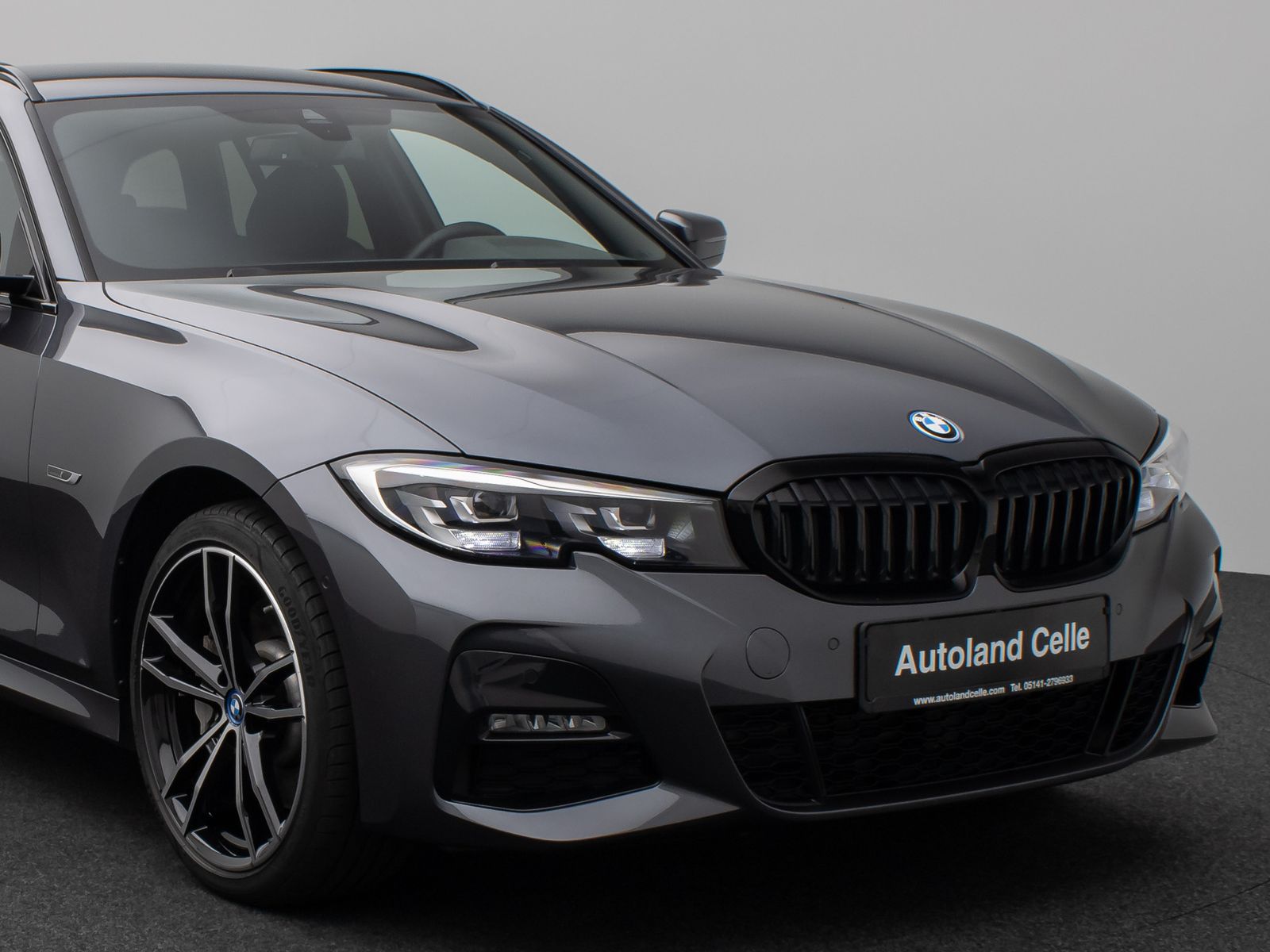 Fahrzeugabbildung BMW 330e  M Sport Kamera DAB HiFi DrivAssist 19Zoll