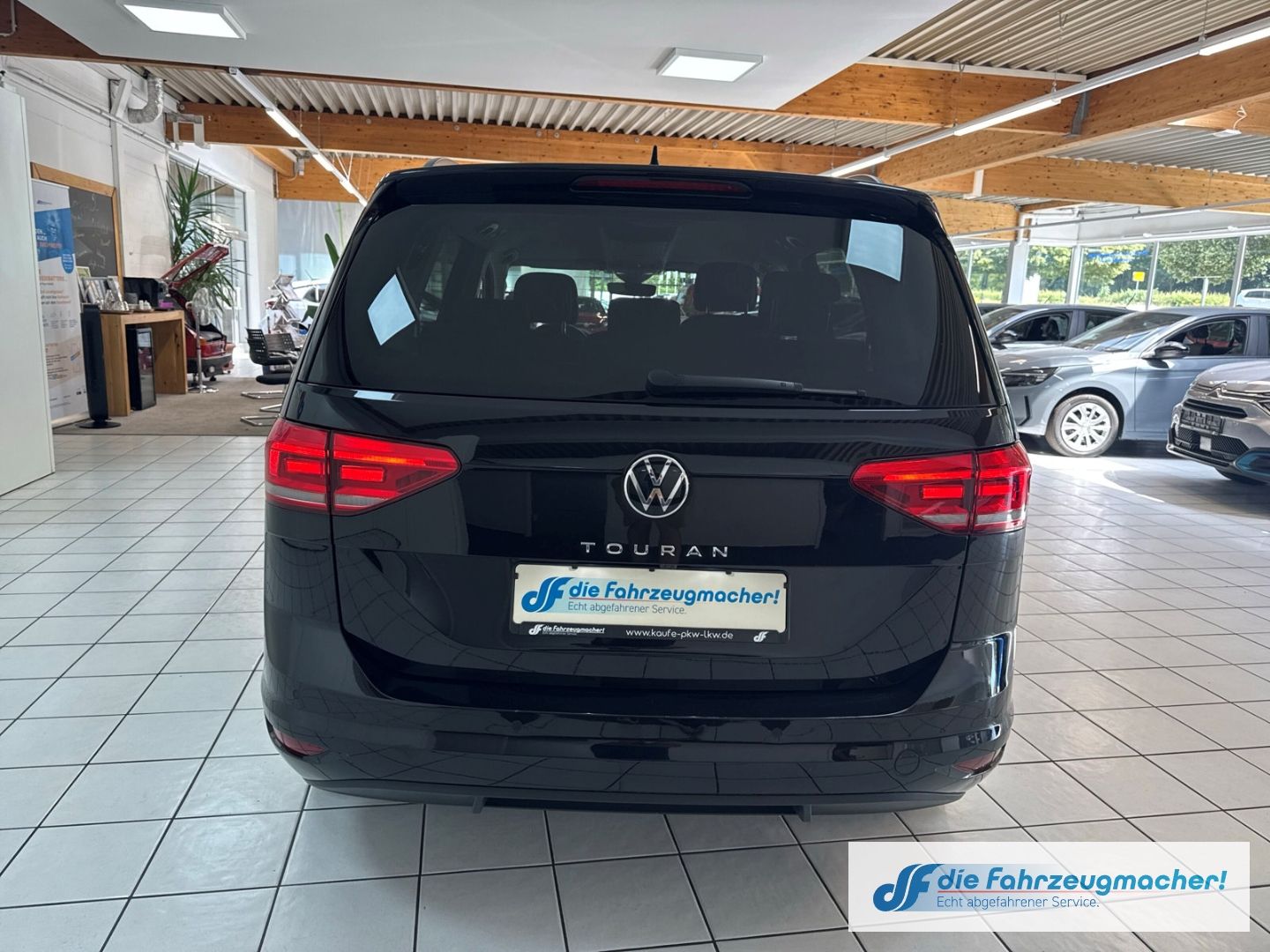 Fahrzeugabbildung Volkswagen Touran Comfortline 7.Si. AHK-klap.150PS Navi Dig