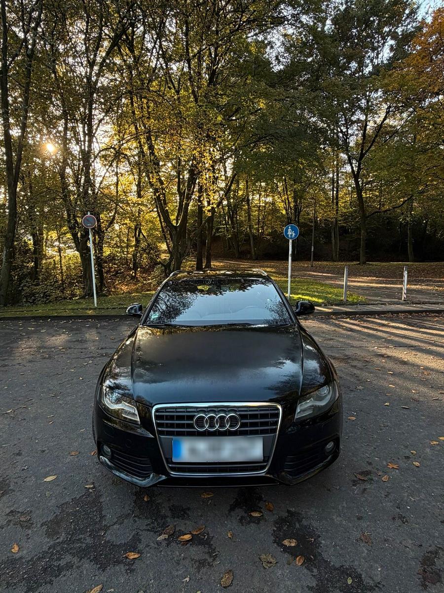 Audi A4 2008 — салон