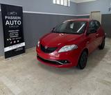 Lancia Ypsilon 1.0 FireFly 5 porte S&S Hybrid Ec - Lancia Ypsilon mit Hybrid-Antrieb