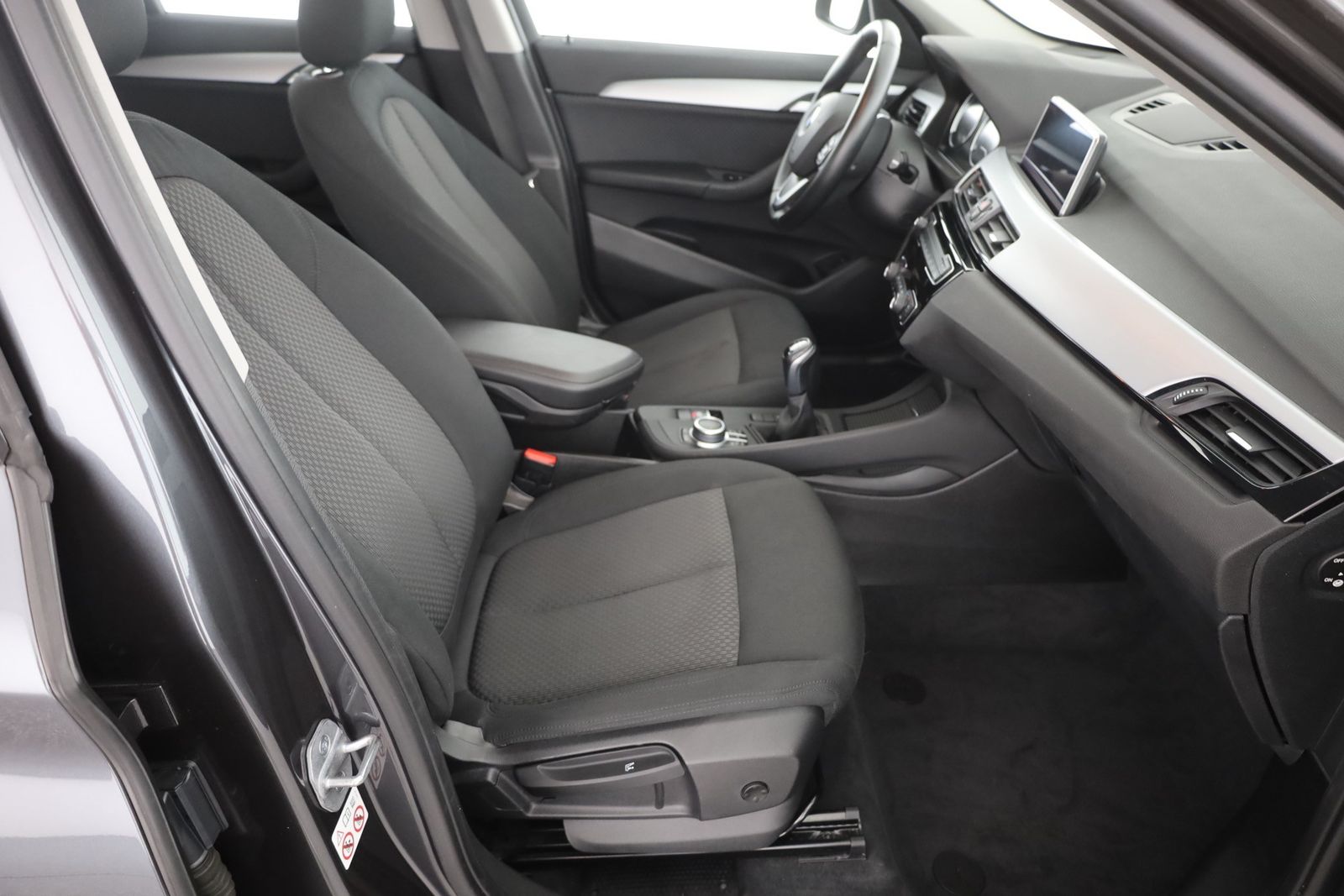 BMW X1 18d sDrive LED Navi Sitzheizung Tempomat PDC foto 25