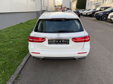 Mercedes E 220 - 5