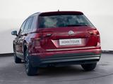 Volkswagen Tiguan 2.0 TDI 4M DSG NAVI/PANO/AHK/APP+++ - mit Diesel-Antrieb: Rot, Schiebedach, Geländewagen