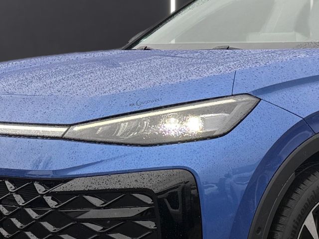 T-Roc R-Line 1.5 l eTSI Navi Area View Apple Car