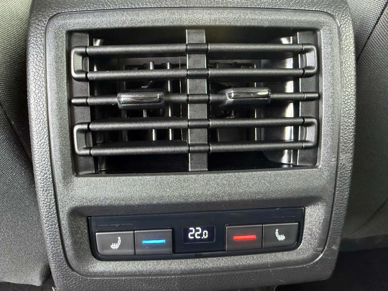 Volkswagen Golf VIII Lim. 1st Edition eTSI*Matrix LED*DCC*, миниатюра 24
