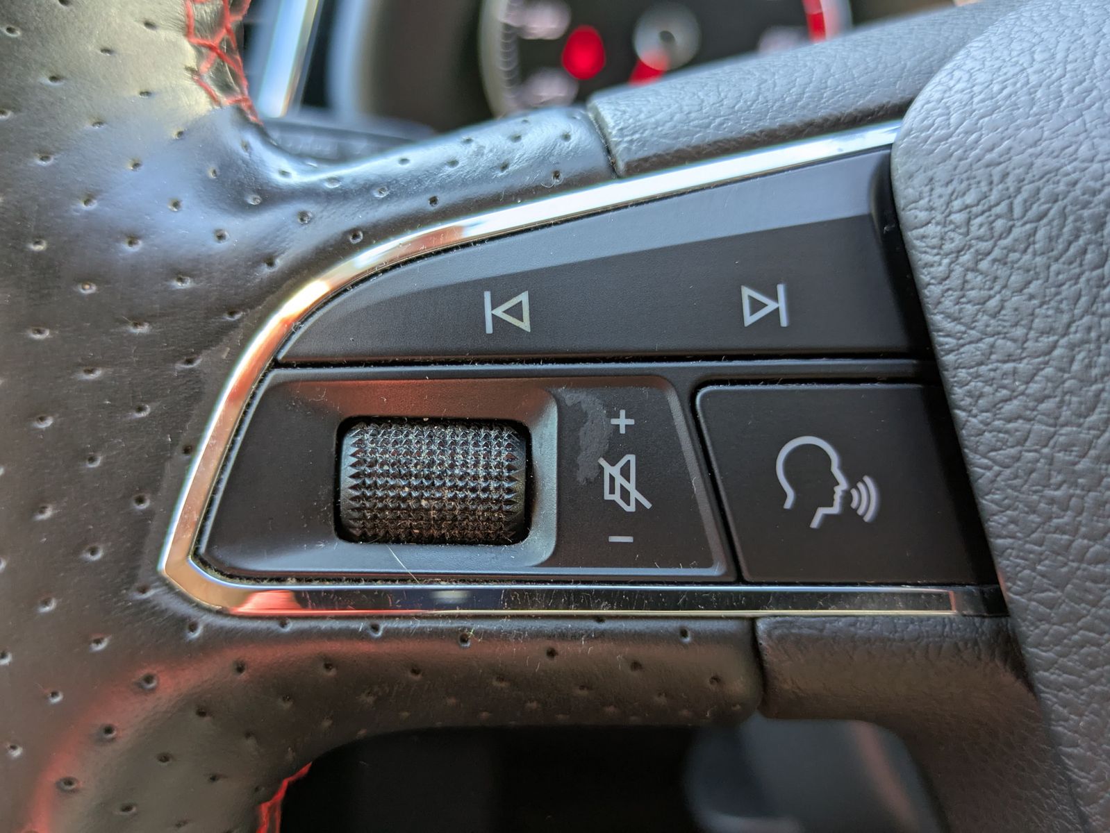 Fahrzeugabbildung SEAT Leon 1.4 TSI FR SCHIEBE-GLAS*KAMERA*LED*DAB*TEMP