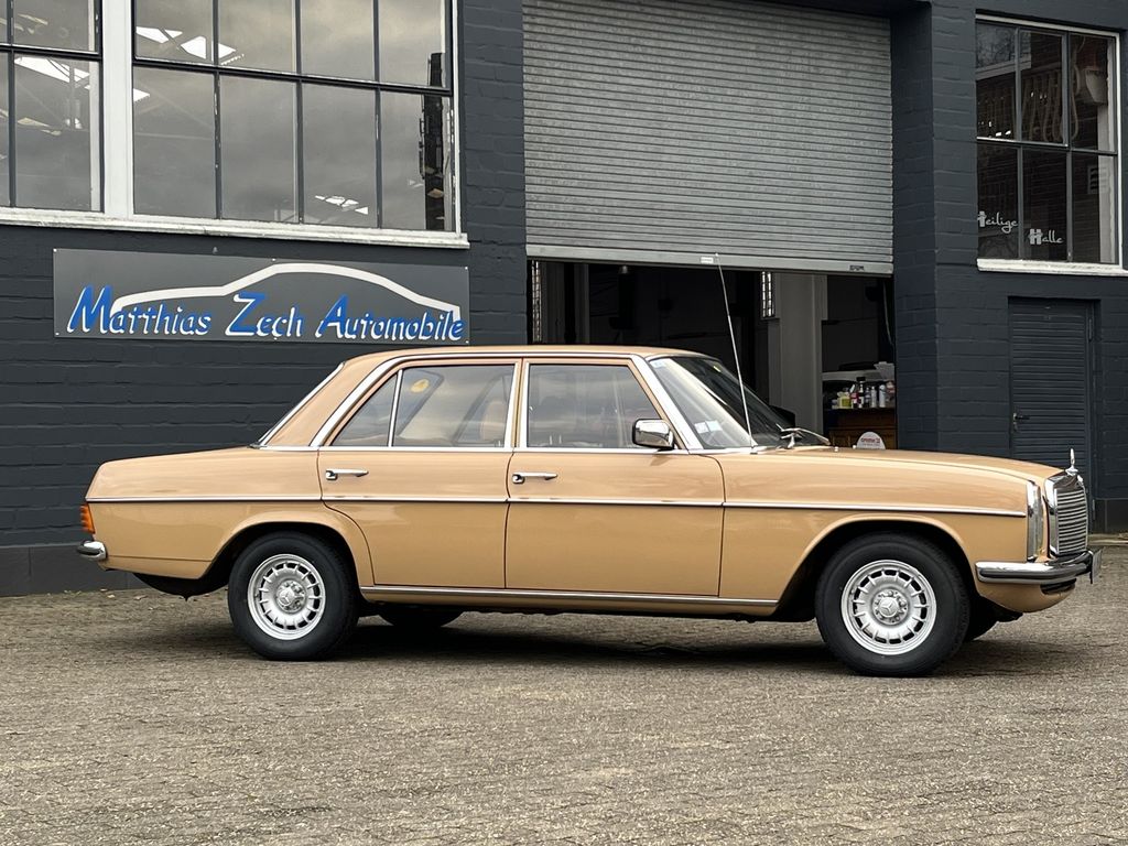 Mercedes-Benz E 240