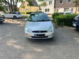 Ford focus ghia - Ford Focus aus 1999: Ghia