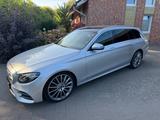 Mercedes-Benz E 300 d T Autom. - AMG Line Panoramadach 20 Zoll - Mercedes-Benz E 300: D