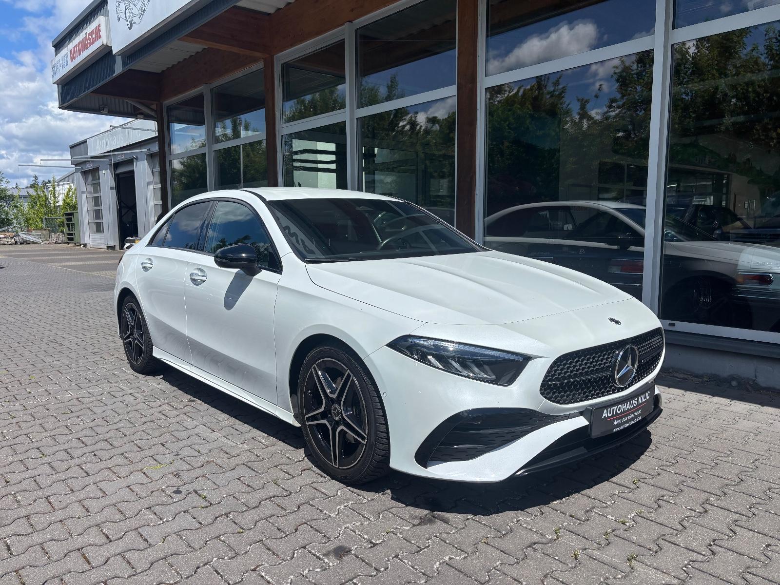 Mercedes-Benz A 200 A Limousine AMG Night Paket R-Cam Facelift