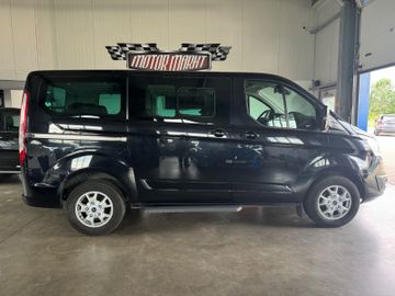 Ford Tourneo Custom - 11
