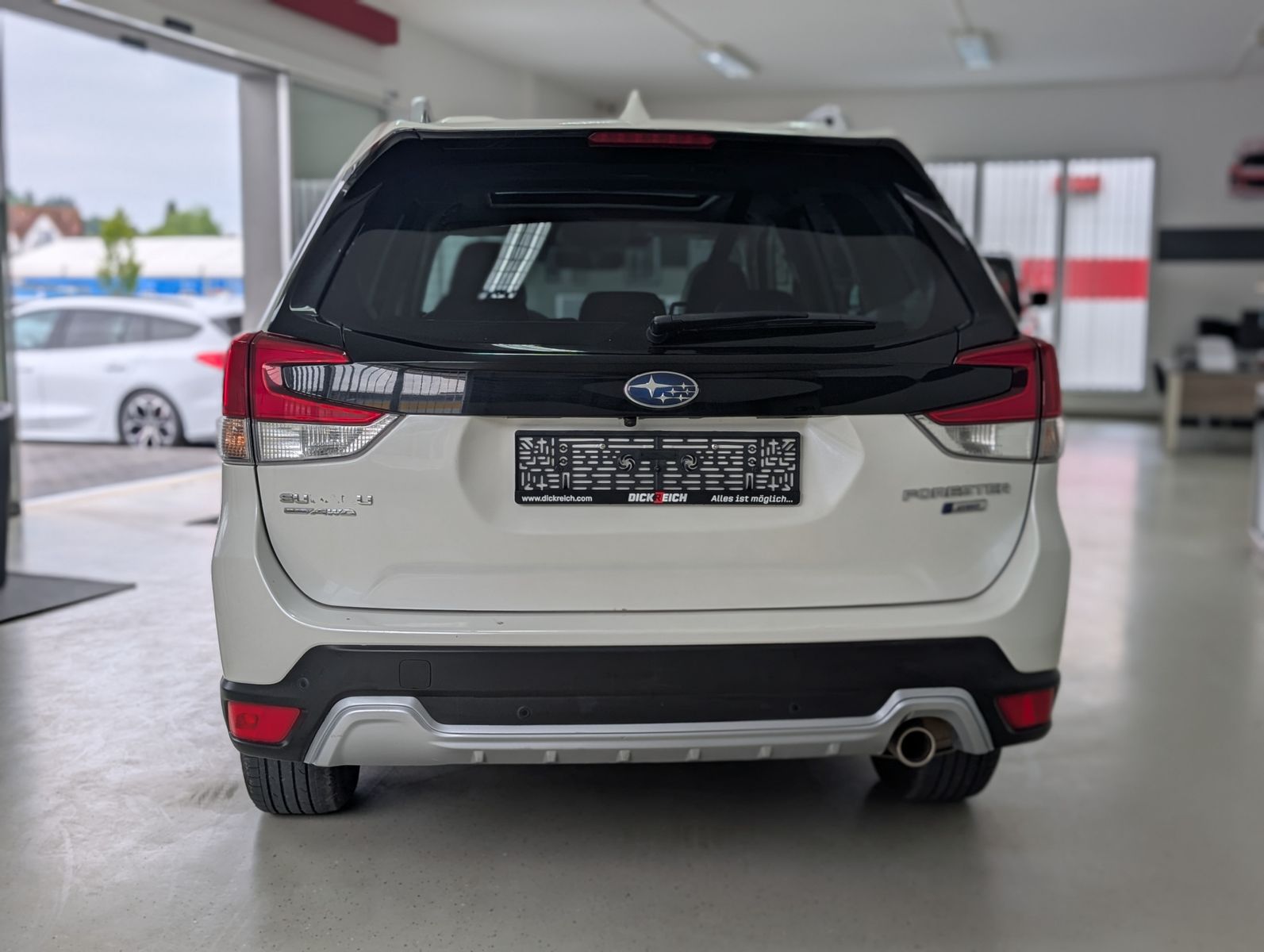 Fahrzeugabbildung Subaru Forester 2.0ie 4X4 ACC LED PANO KAM LEDER APP