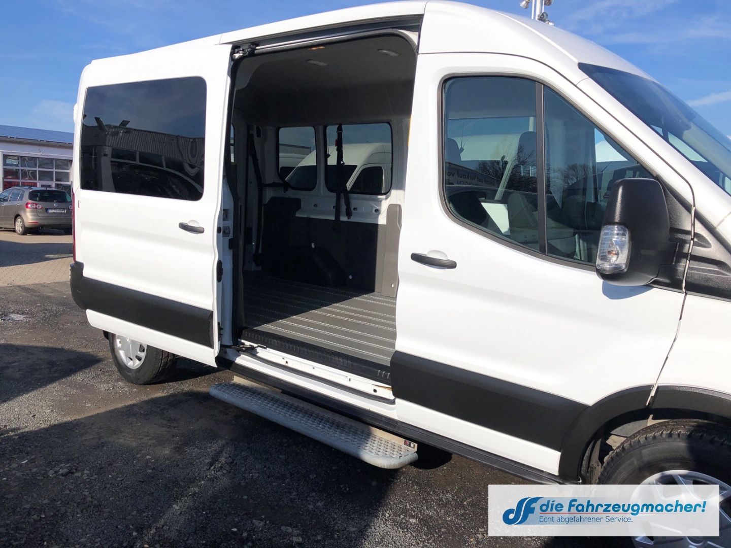 Fahrzeugabbildung Ford Transit Kombi 350 L2 Trend 2.0 TDCi DPF EU6d Not