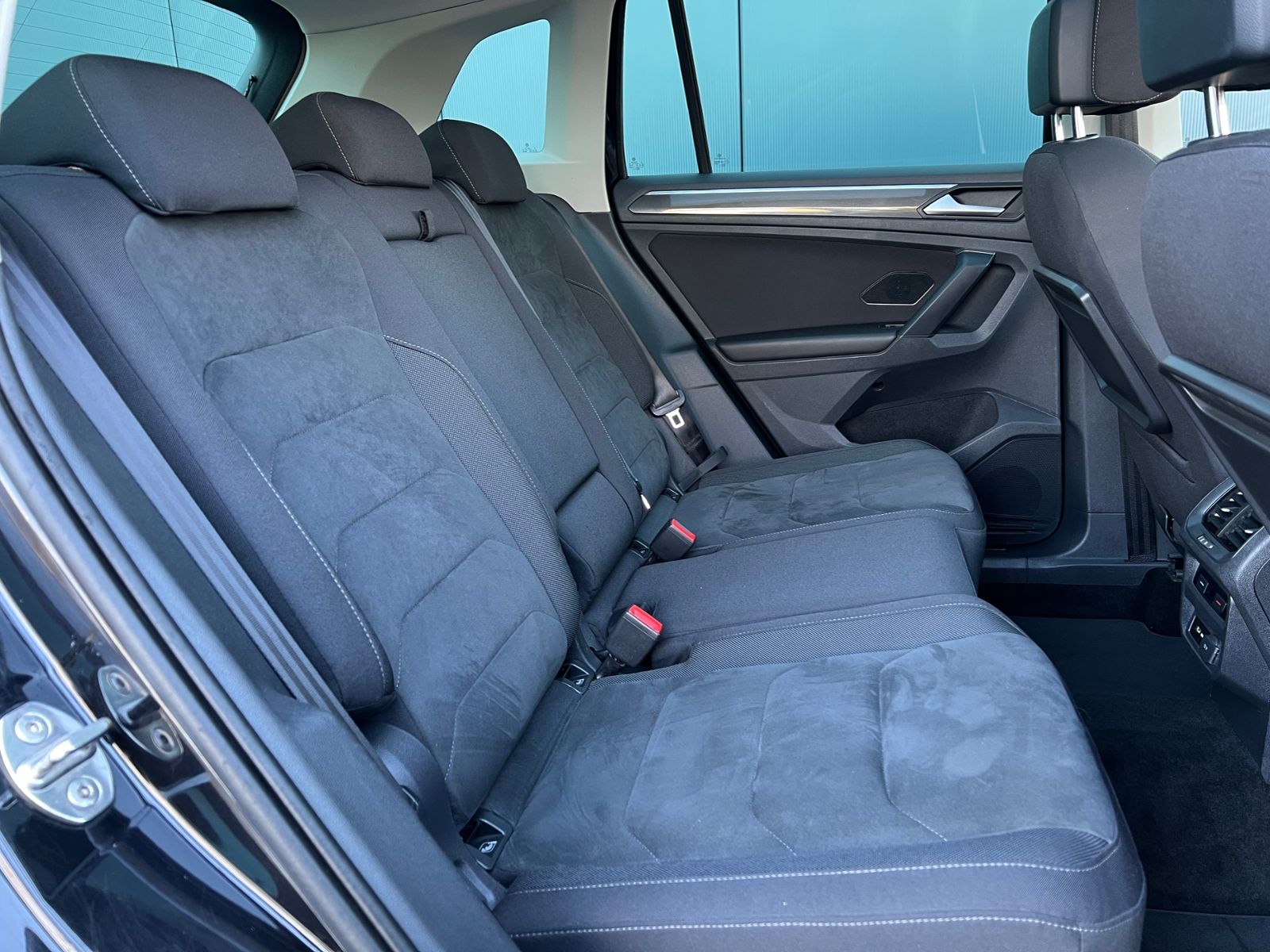 Fahrzeugabbildung Volkswagen Tiguan Highline 2.0 TSI DSG 4Motion *AHK, LED, A