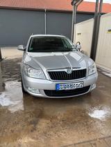 Skoda Octavia 1.8 TSI (Kombilimousine).     VB - Skoda Octavia aus 2011: Kombi