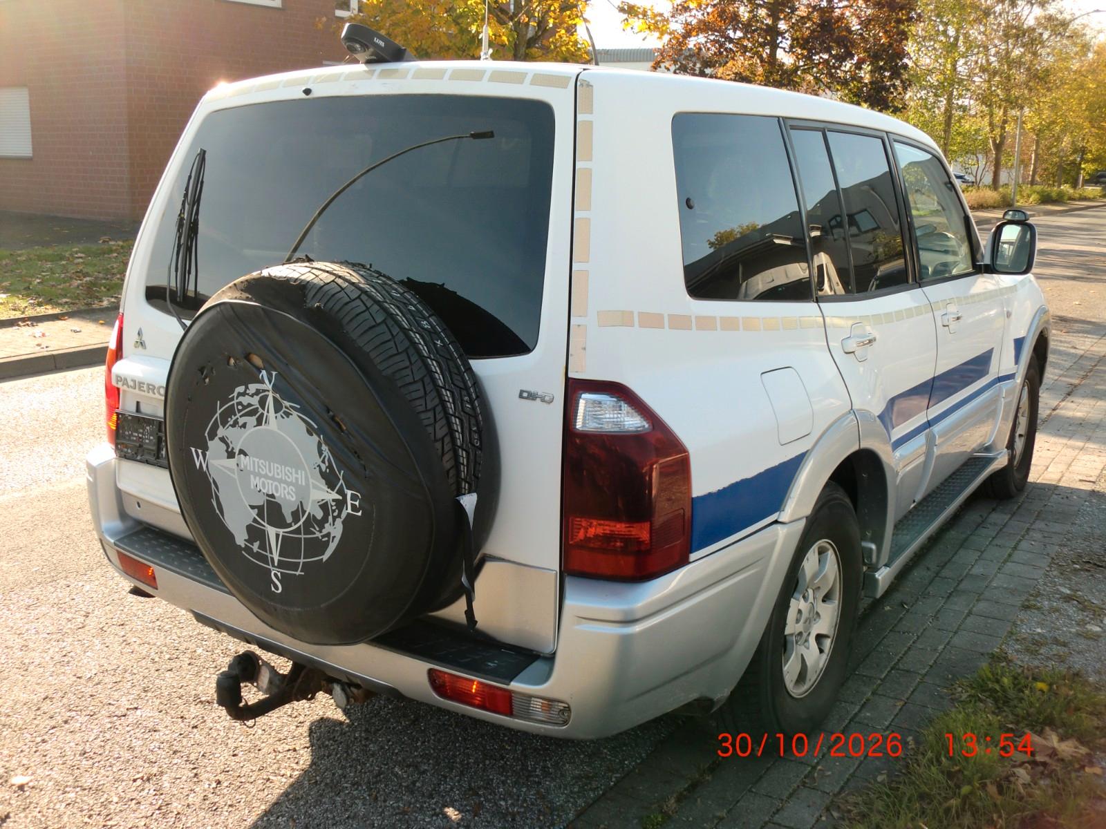 Mitsubishi Pajero 2004 — салон