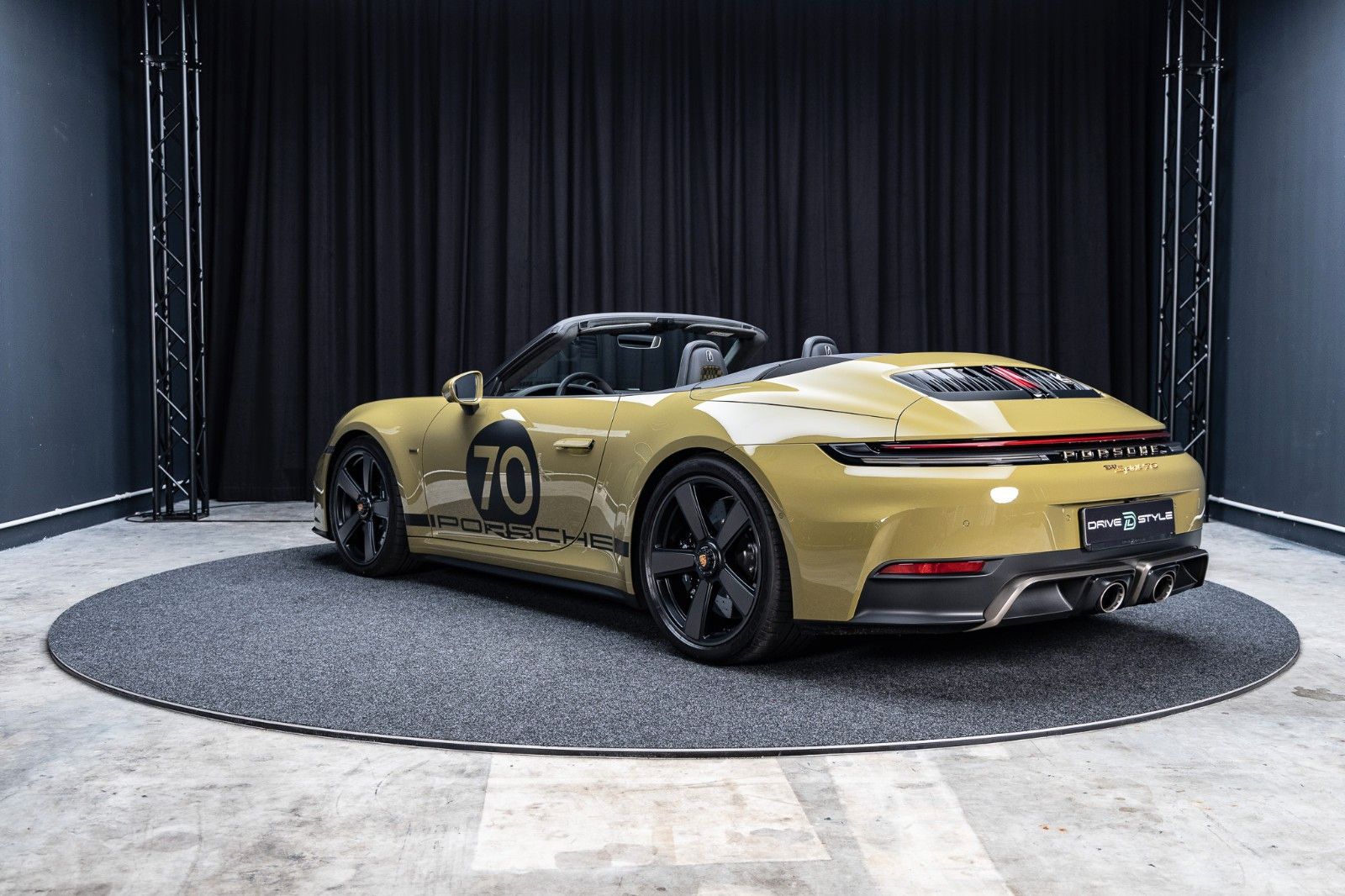 Fahrzeugabbildung Porsche 992.2 GTS Cabrio Spirit 70 + PCCB + Burmester