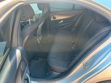 Mercedes E 220 - 11