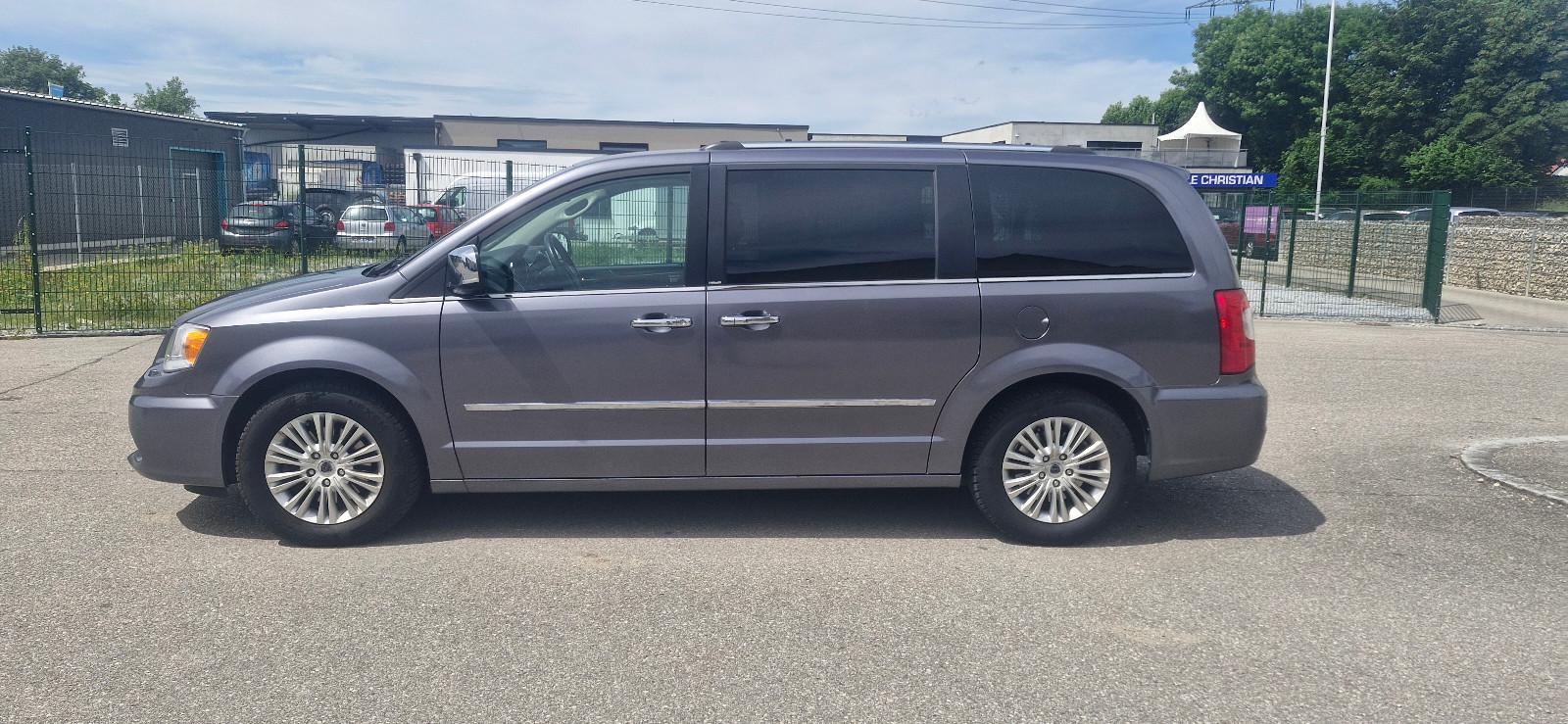 Chrysler Voyager Platinum 2.816V JTDM 7-Sitzer