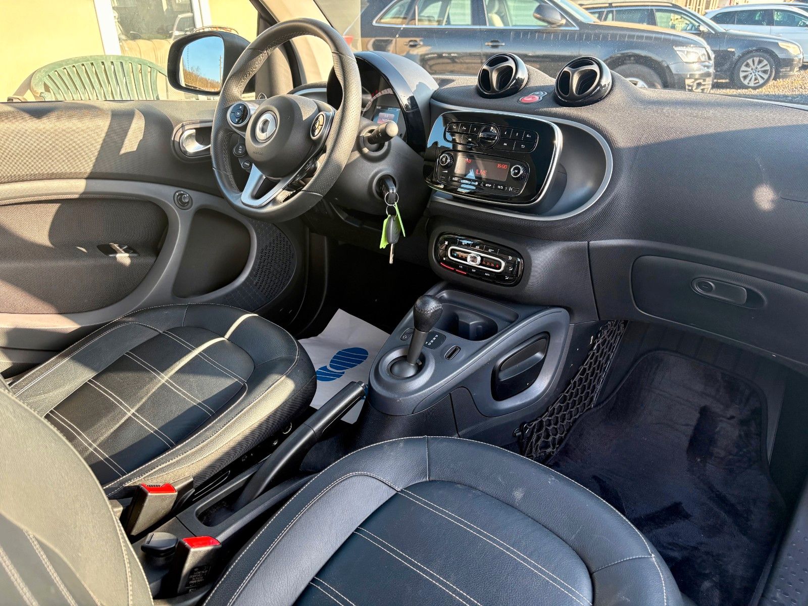 Fahrzeugabbildung Smart ForTwo Coupé Aut. Leder SPORTPAKET 90PS Panorama